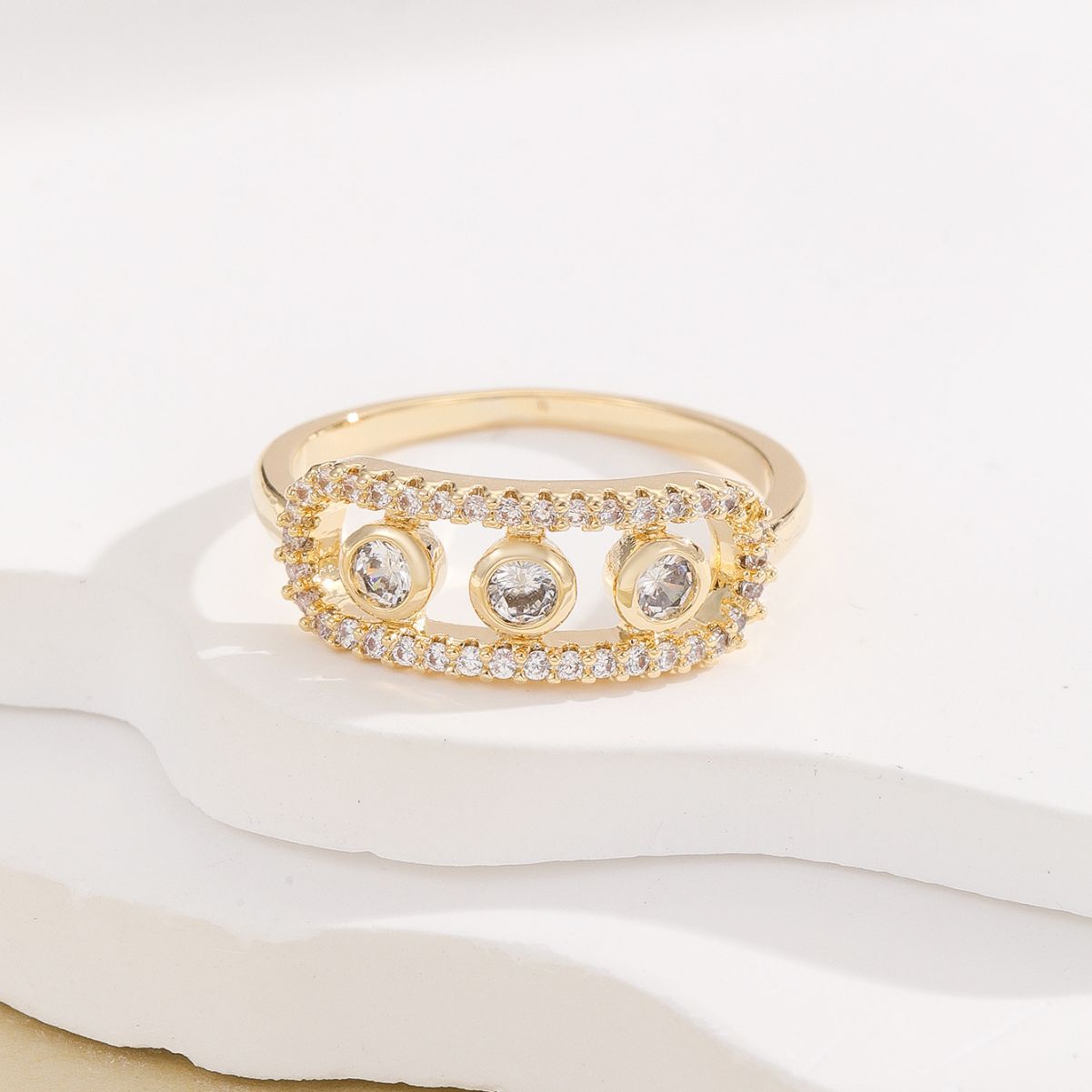 Damen schicker Ring mit funkelnden Zirkonia Shop Nory
