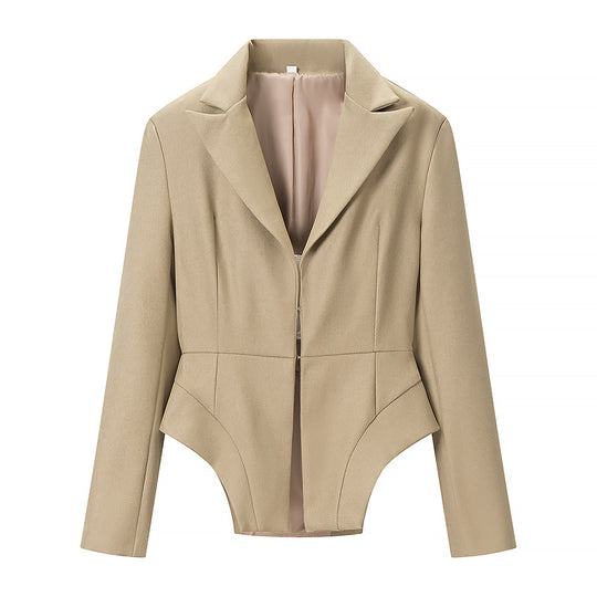 Damen Taillierter Blazer mit Peplum-Schnitt und asymmetrischer Saumführung Shop Nory