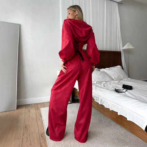 Damen sportliches Set aus cropped Kapuzenjacke und weiten Jogginghosen mit elastischem Bund Shopnory