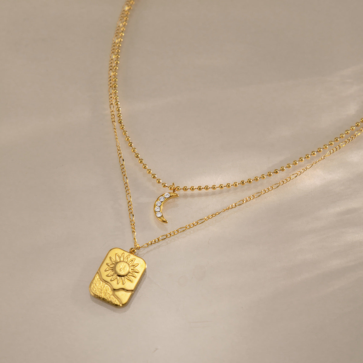 Damen Mehrlagige Halskette mit Sonnen- und Mondanhängern Shop Nory