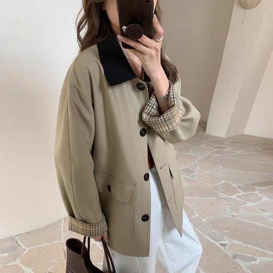 Damen Locker geschnittene Übergangsjacke mit Kontrastkragen und kariertem Ärmelaufschlag Shop Nory
