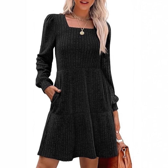 Damen Gestricktes A‑Linien‑Minikleid mit quadratischem Ausschnitt, Stufenrock und Eingrifftaschen Shop Nory