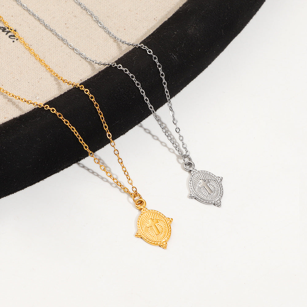 Damen Halskette mit detailverliebtem Anhänger Shop Nory
