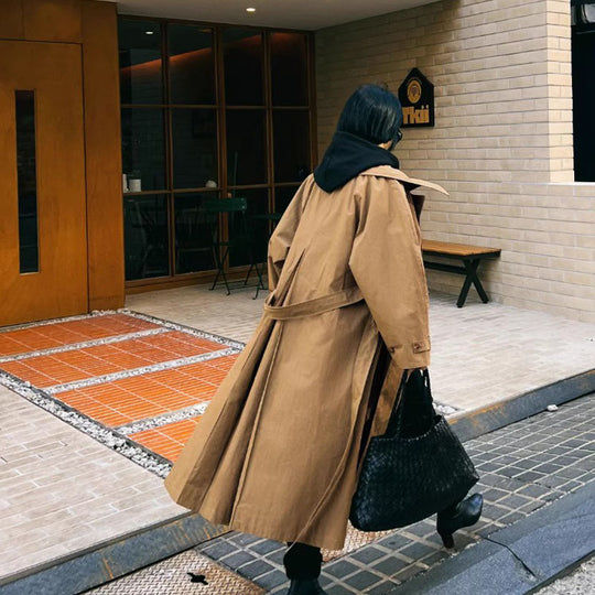 Damen Maxilanger Trenchcoat mit übergroßer Schulterpasse, Taillengürtel und voluminösen Ärmeln Shop Nory