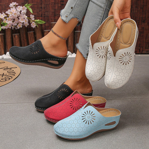 Damen Bequeme Perforierte Slipper-Mules mit Blumenstanzung und gepolstertem Fußbett Shop Nory