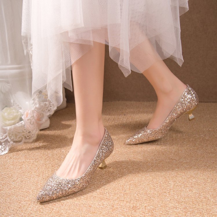 Damen Glitzernde Mittelhoch-Absätze mit elegantem Lochmuster Shopnory