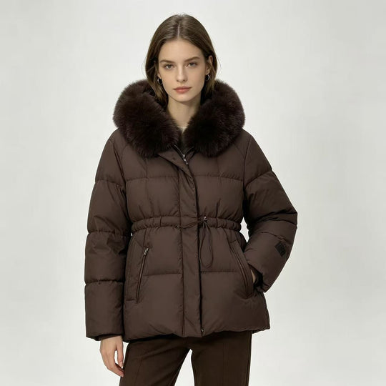 Damen nan kurze wattierte Steppjacke mit Kordelzugtaillierung und voluminösem Fellkragen Shop Nory