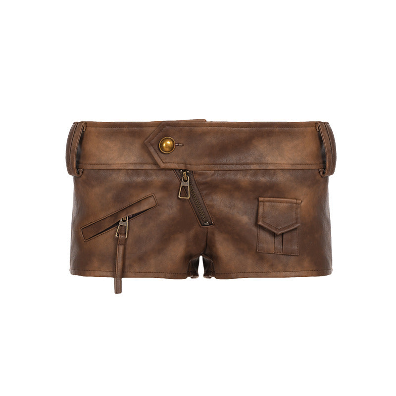 Damen Kunstleder-Shorts mit dekorativen Knopfdetails