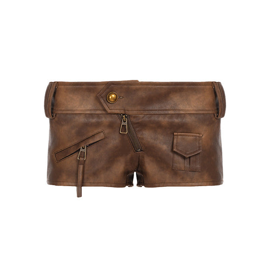 Damen Kunstleder-Shorts mit dekorativen Knopfdetails