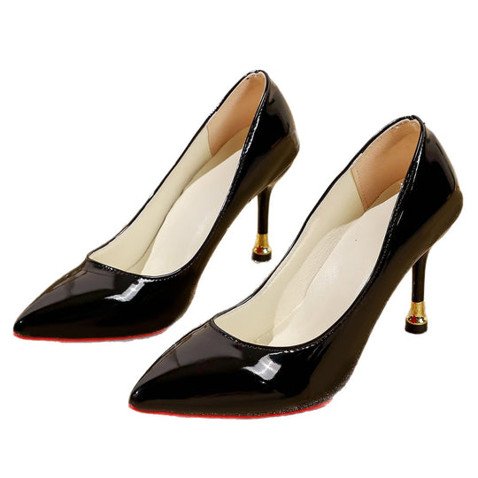 Damen Lack-Pumps mit spitzer Kappe, schmalem Stiletto und goldener Absatzapplikation Shop Nory