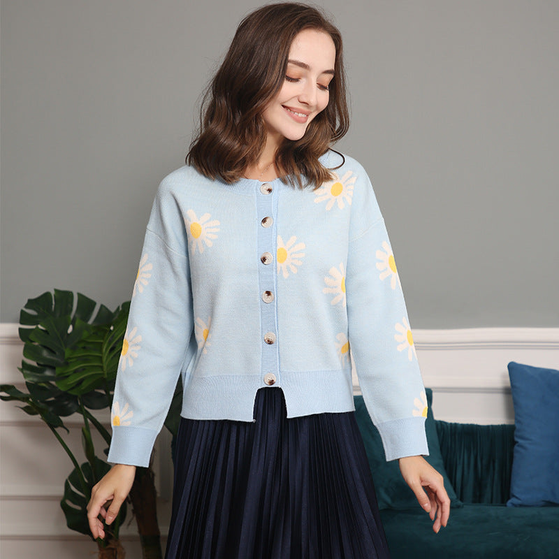 Damen Oversize-Strickcardigan mit Blumenapplikation, Perlmuttknöpfen und Wellensaum Shop Nory