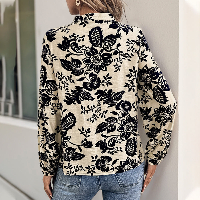 Damen Locker geschnittene Bluse mit Stehkragen, Kellerfalten und floralem Print Shop Nory