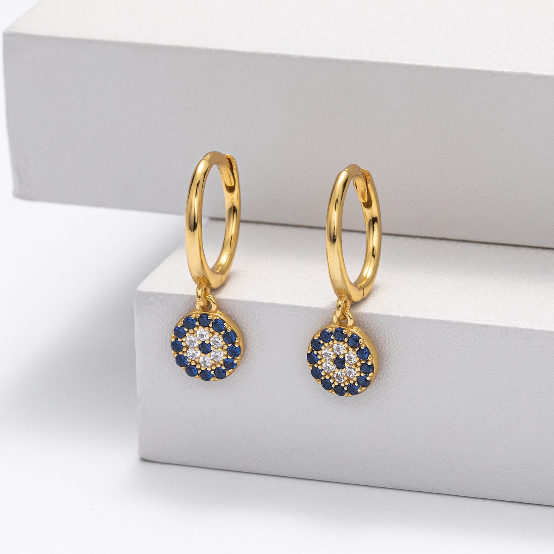 Damen Creolen mit luxuriösem Zirkonbesatz und funkelnden Akzenten Shop Nory