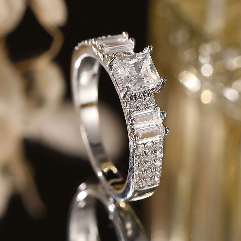 Damen Glänzender Ring mit hochwertigem Kristallbesatz Shop Nory