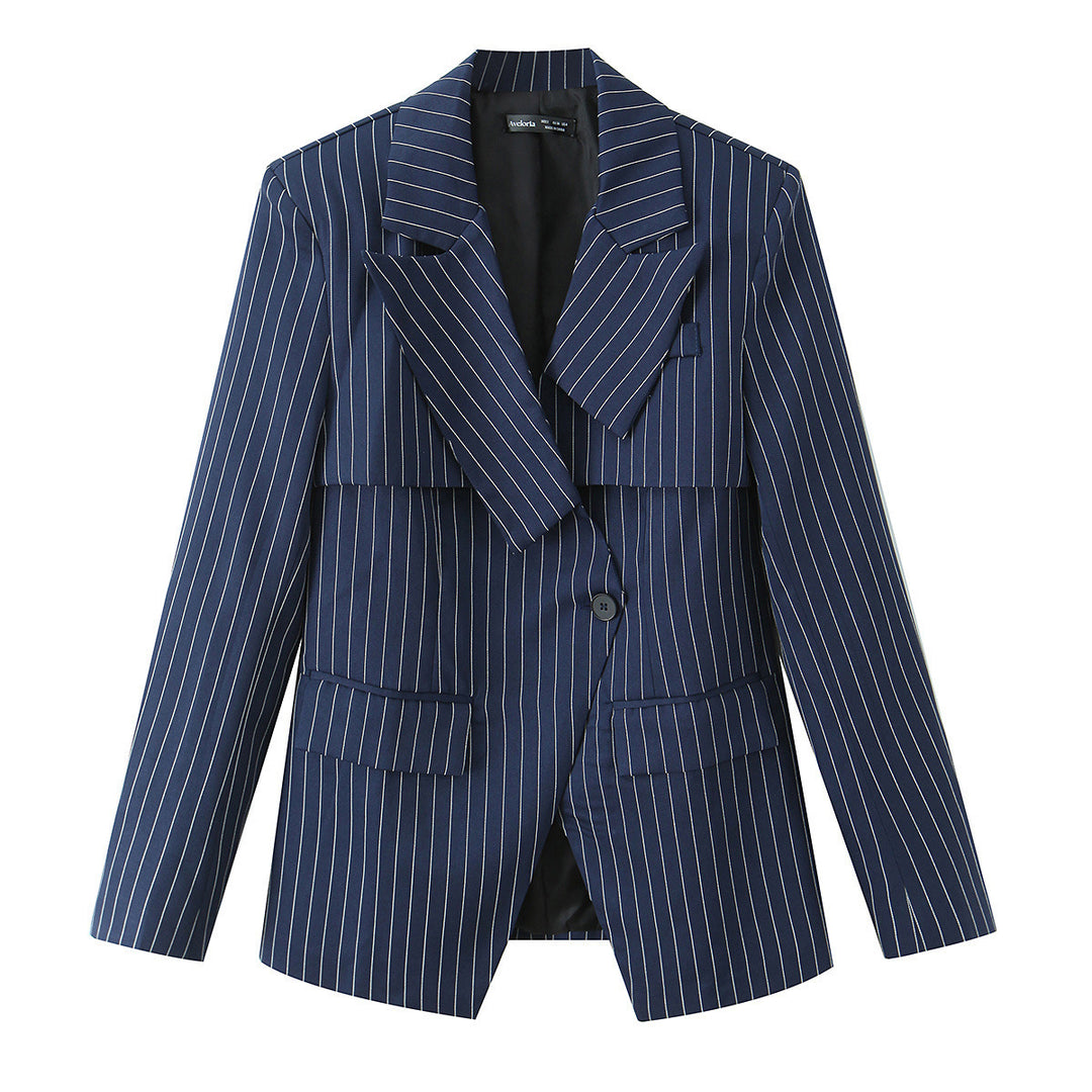 Damen Taillierter Nadelstreifen-Blazer mit asymmetrischem Revers und Pattentaschen Shop Nory