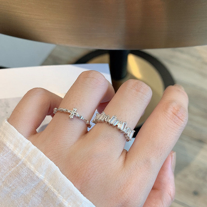 Damen Glänzender Zirkonia Ring mit eleganter Baguette-Fassung Shop Nory