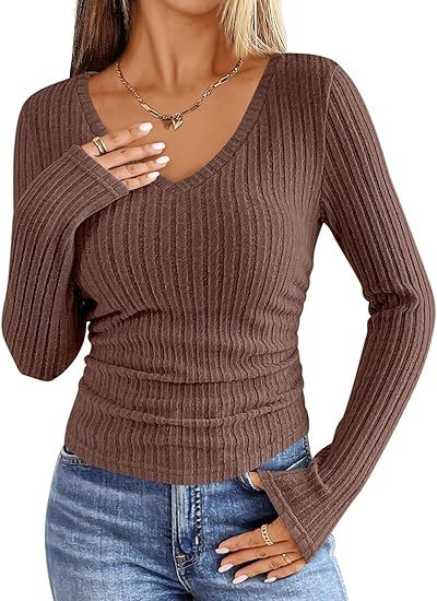Damen Geripptes tailliertes Langarm-Feinstrickshirt mit V‑Ausschnitt und Ärmelschlitz Shop Nory