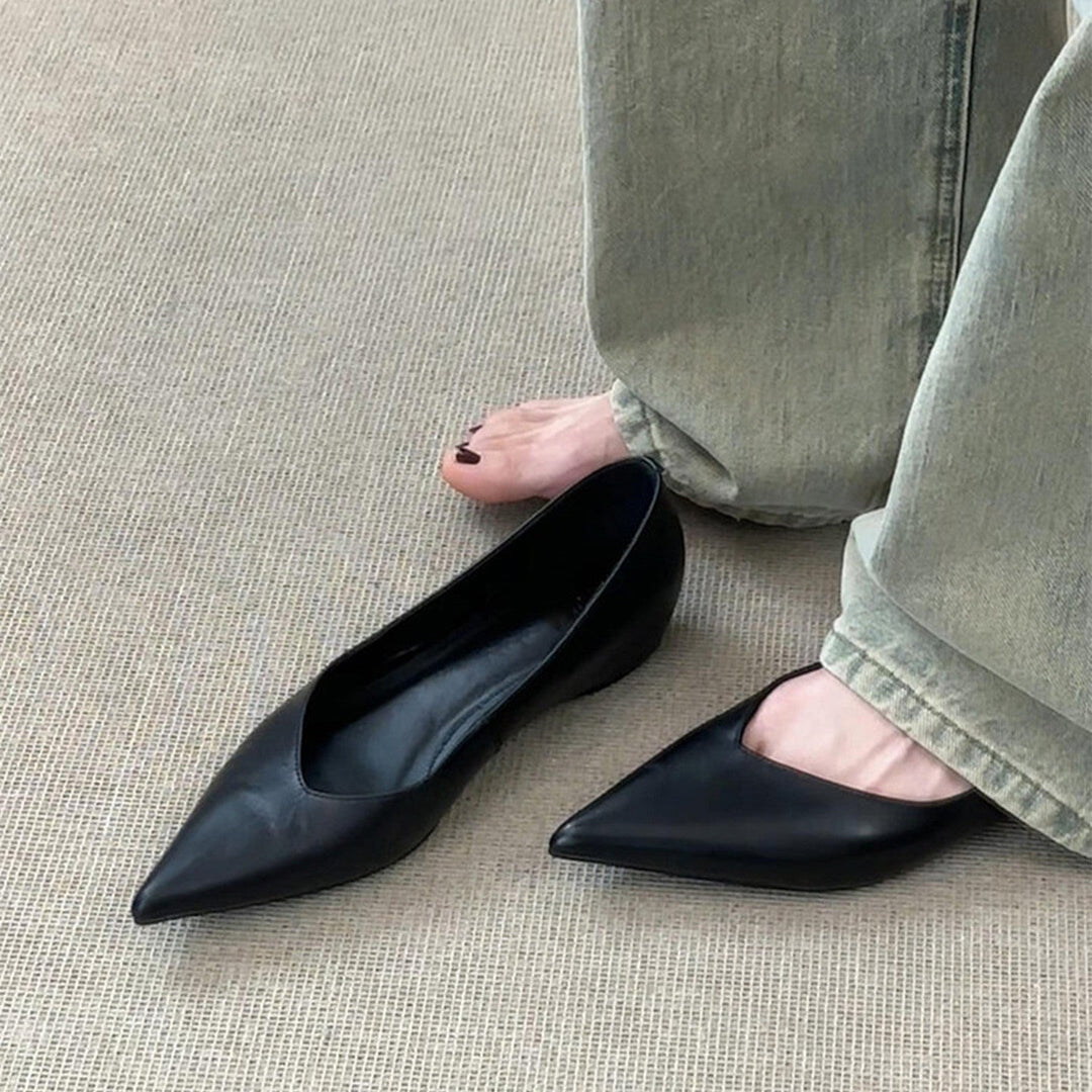 Damen elegante Slipper mit spitzem Zehenbereich und hochwertiger Lederoptik