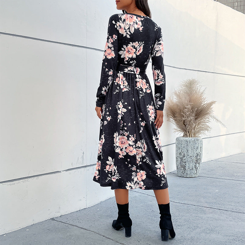Damen Wickel-Midikleid mit tailliertem Bindegürtel, ausgestelltem Rock und V‑Ausschnitt Shop Nory