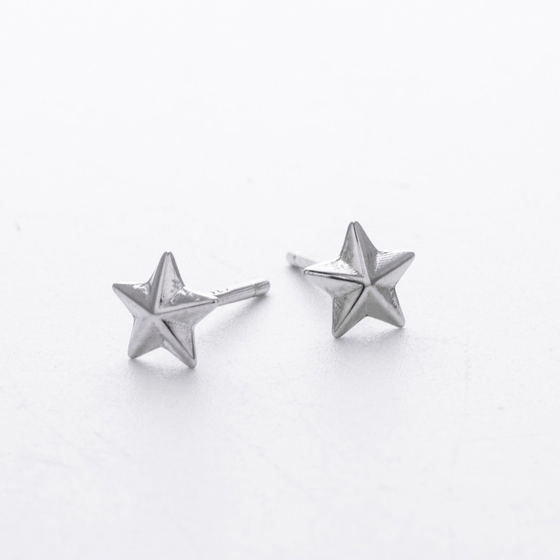Damen Ohrstecker im eleganten Sternendesign aus 925 Sterling Silber Shop Nory