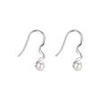 Damen Ohrringe mit geschwungenem Drahtdesign und zarter Perle Shop Nory