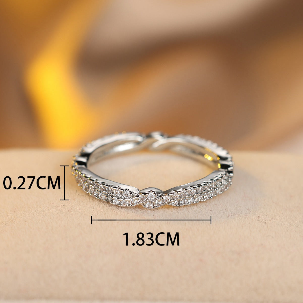 Damen Ring mit funkelnden Zirkonia und exquisitem Wellenmuster Shop Nory