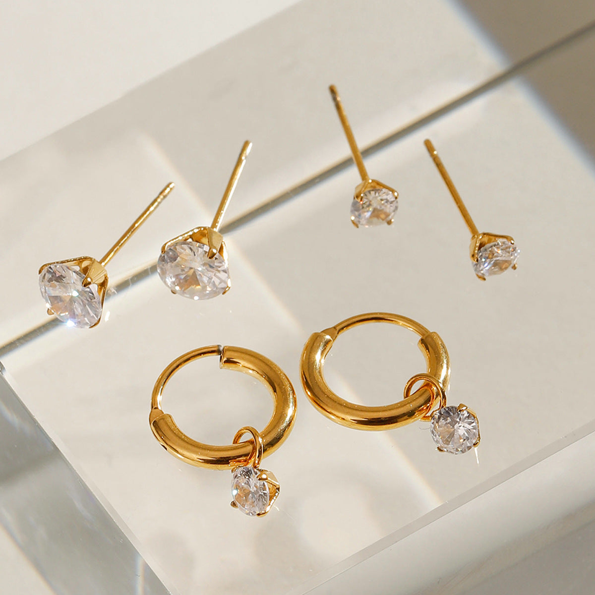 Damen Ohrring Set mit funkelnden Zirkonia und hypoallergener Edelstahlverarbeitung Shop Nory