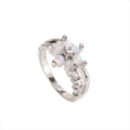 Damen Schmuckring mit exquisitem Blumenmuster und strahlenden Kristallen Shop Nory