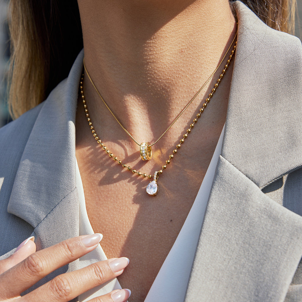 Damen elegante Halskette mit funkelndem Zirkonia-Anhänger und verlängerbarem Design Shop Nory