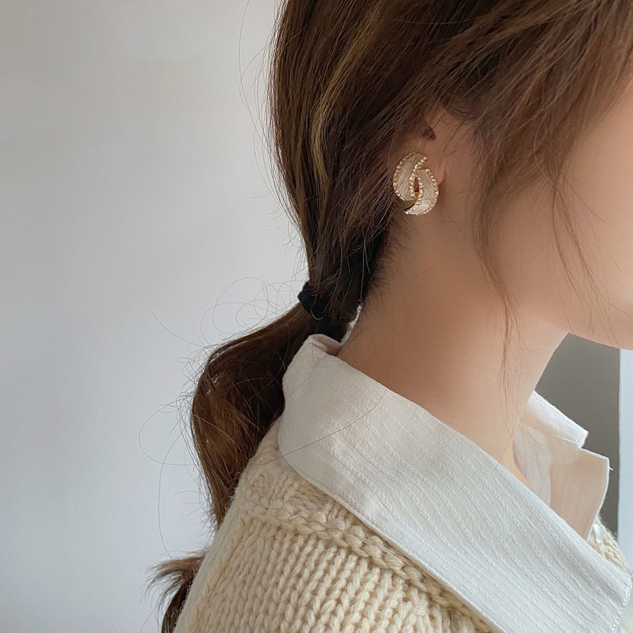 Damen Ohrstecker mit elegantem Perlendesign und funkelnden Zirkonia Shop Nory