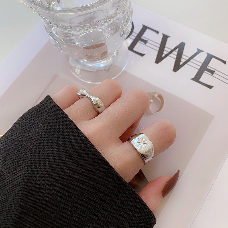 Damen Offener Ring mit zeitgemäßem Wellenmuster und glänzendem Finish Shop Nory