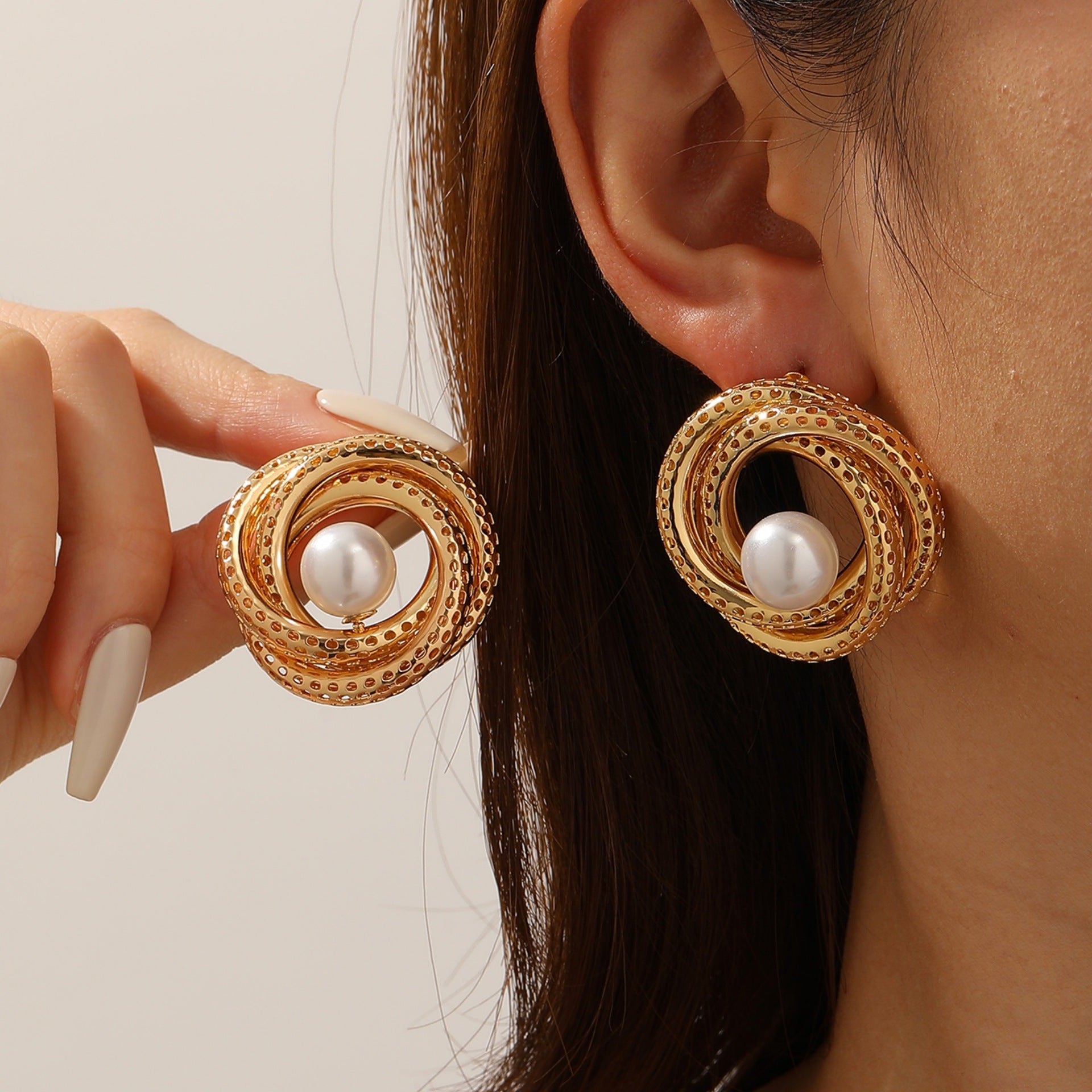 Damen Perlenohrringe mit elegantem Goldrahmen Shop Nory