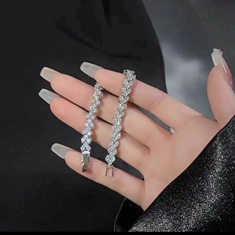 Damen Armband mit Funkelnden Zirkonia Steinen Shop Nory