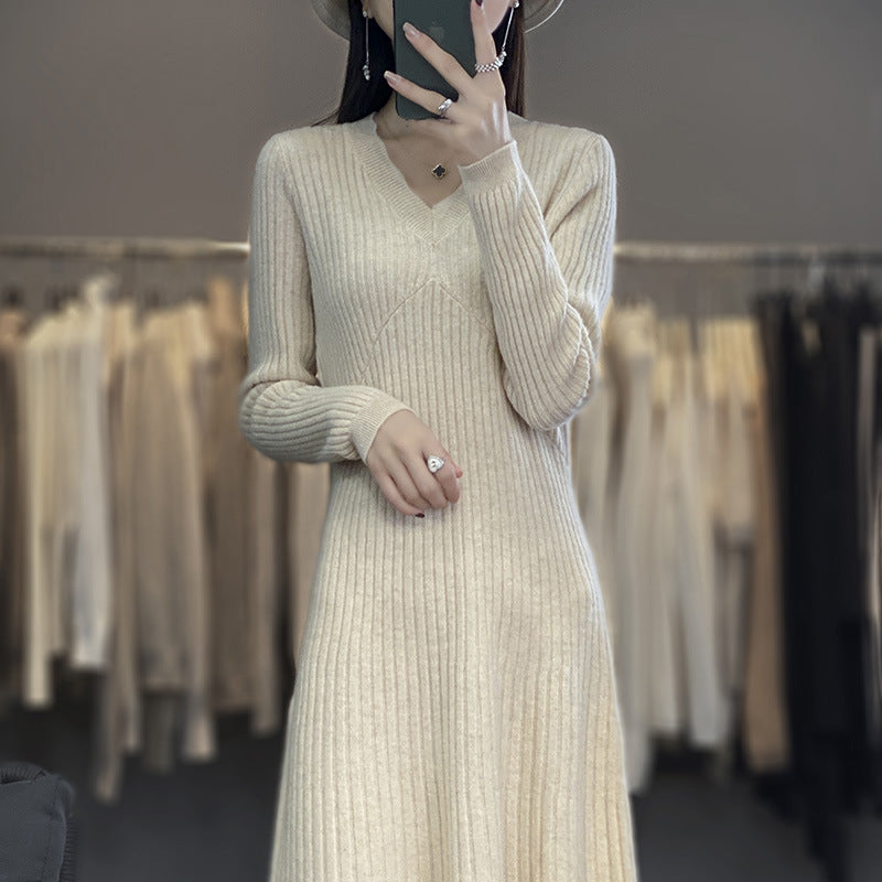 Damen Langes geripptes Strickmidikleid mit taillierter Silhouette und A‑Linien-Rock Shop Nory