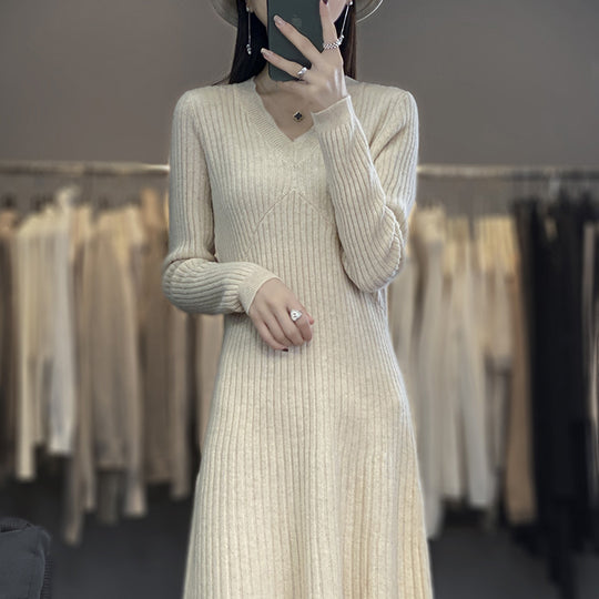 Damen Langes geripptes Strickmidikleid mit taillierter Silhouette und A‑Linien-Rock Shop Nory