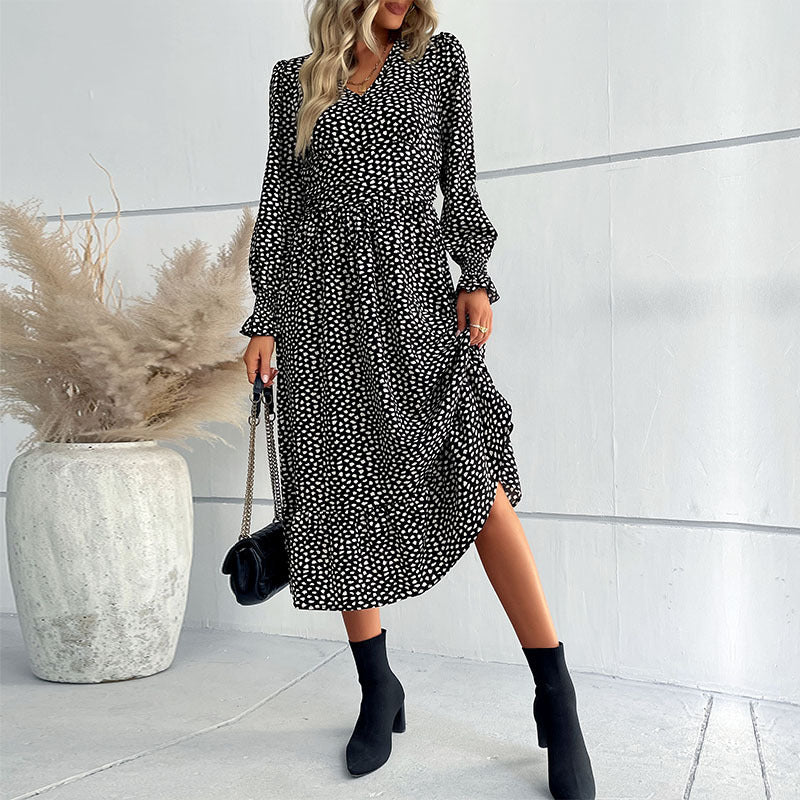 Damen Midikleid in Wickeloptik mit V-Ausschnitt, geraffter Taille und Volantstufe Shop Nory