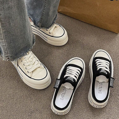 Damen Lässige Canvas-Sneaker mit strapazierfähigem Obermaterial und unverwechselbarem Design