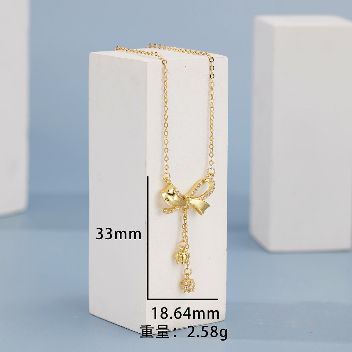 Damen Halskette mit verspieltem Schleifenanhänger und funkelnden Kristallen Shop Nory