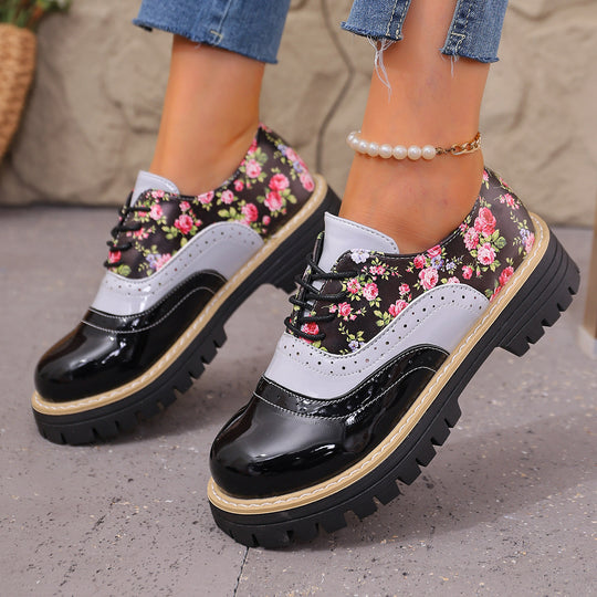 Damen Budapester-Schnürschuh mit floralem Print Lacklederbesatz und grober Profilsohle Shop Nory