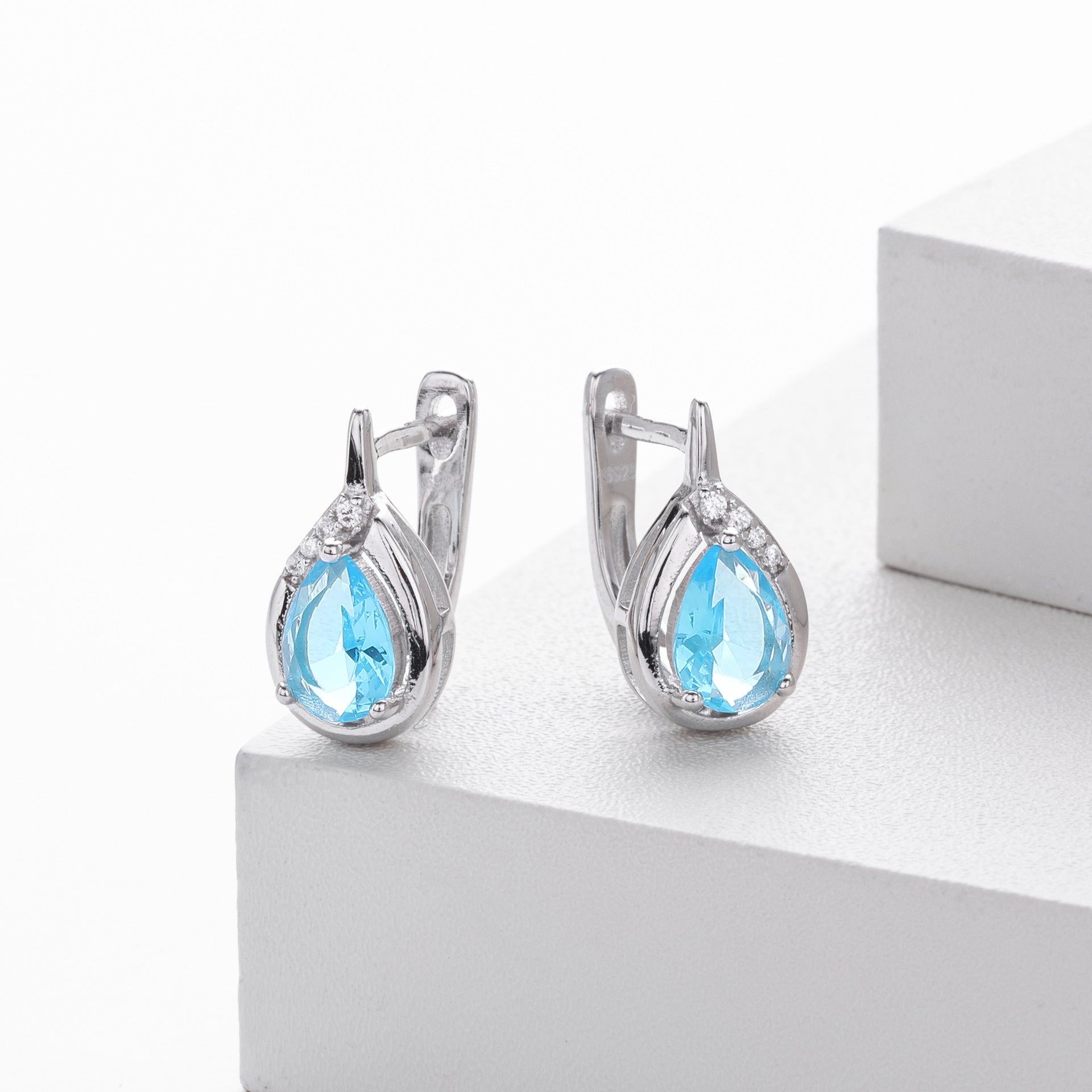 Damen Ohrhänger mit Tropfen-Design aus 925 Sterling Silber und funkelndem Zirkon Shop Nory