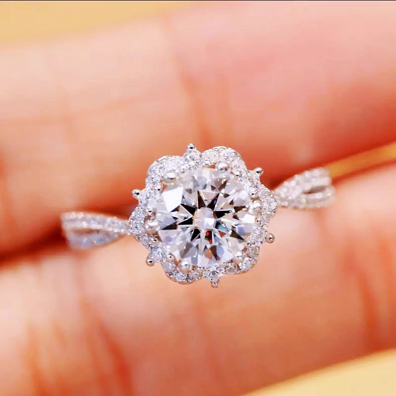 Damen Verführerischer Verlobungsring mit funkelnden Zirkonia und filigraner Verzierung Shop Nory