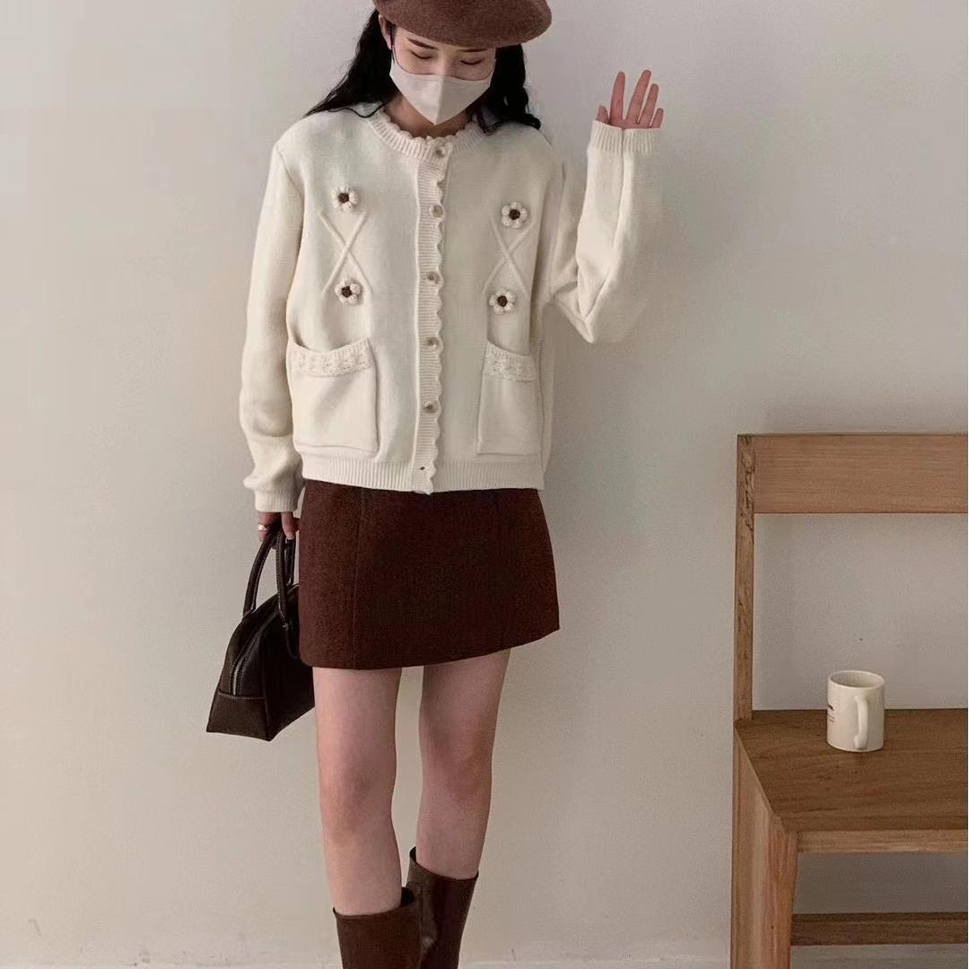 Damen Strickjacke mit Blumenapplikationen Shop Nory