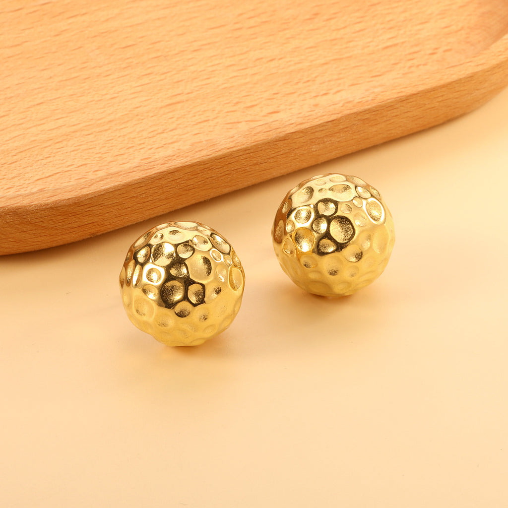 Damen Hängende Ohrstecker mit goldplattiertem Design und strukturierter Oberfläche Shop Nory