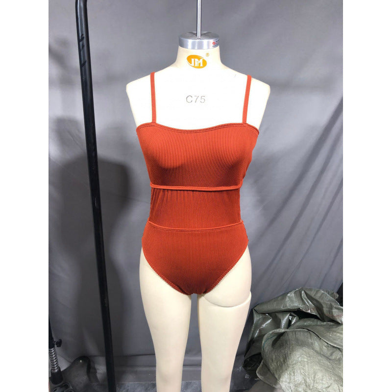 Damen Einteiler Badeanzug mit elegantem Rippendesign und figurschmeichelnder Silhouette