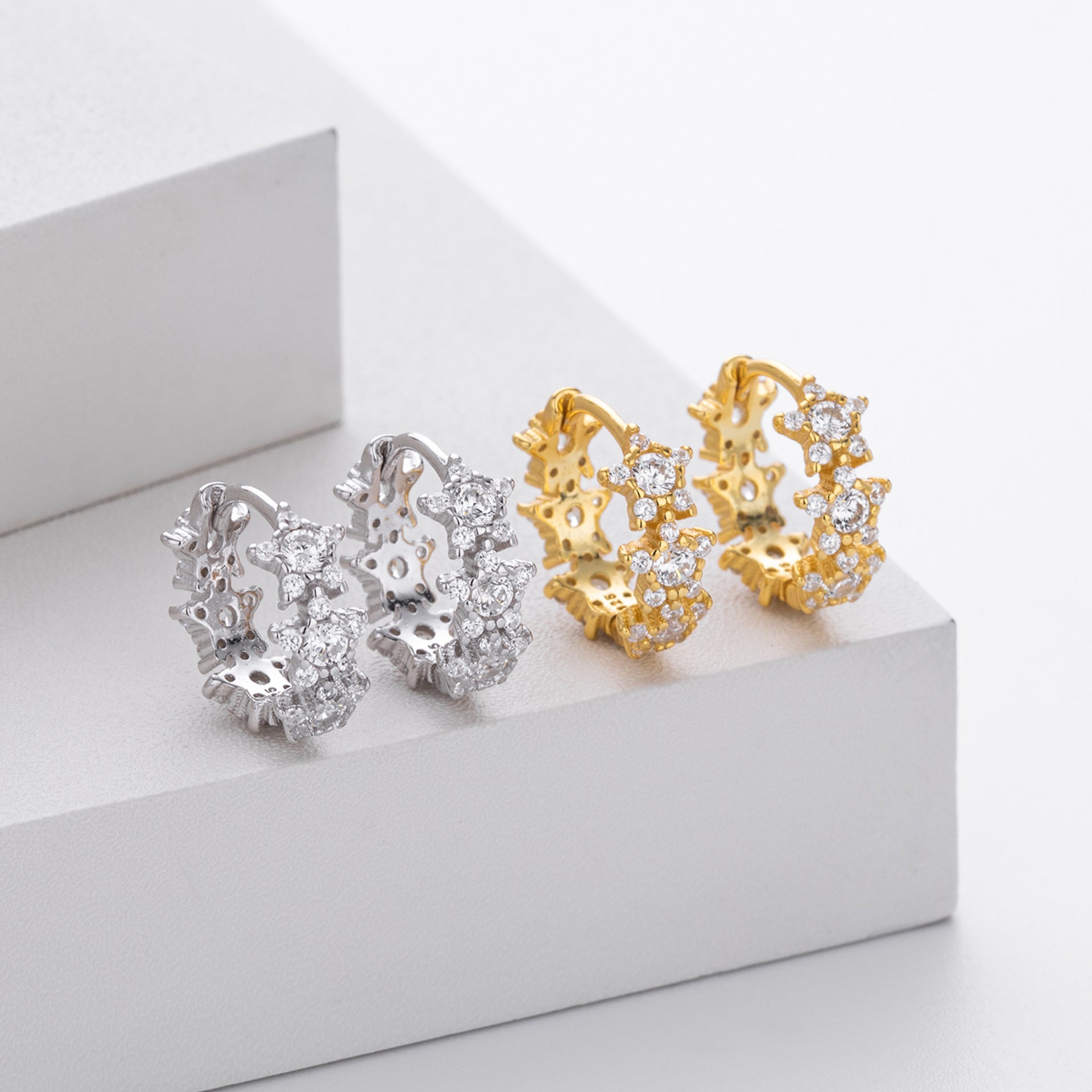 Damen Creolen mit luxuriösem Zirkonbesatz aus 925 Sterling Silber Shop Nory