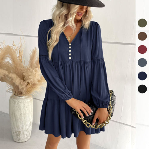 Damen Kurz geschnittenes Stufen-Babydollkleid mit V-Ausschnitt, Knopfleiste und Ballonärmeln Shop Nory