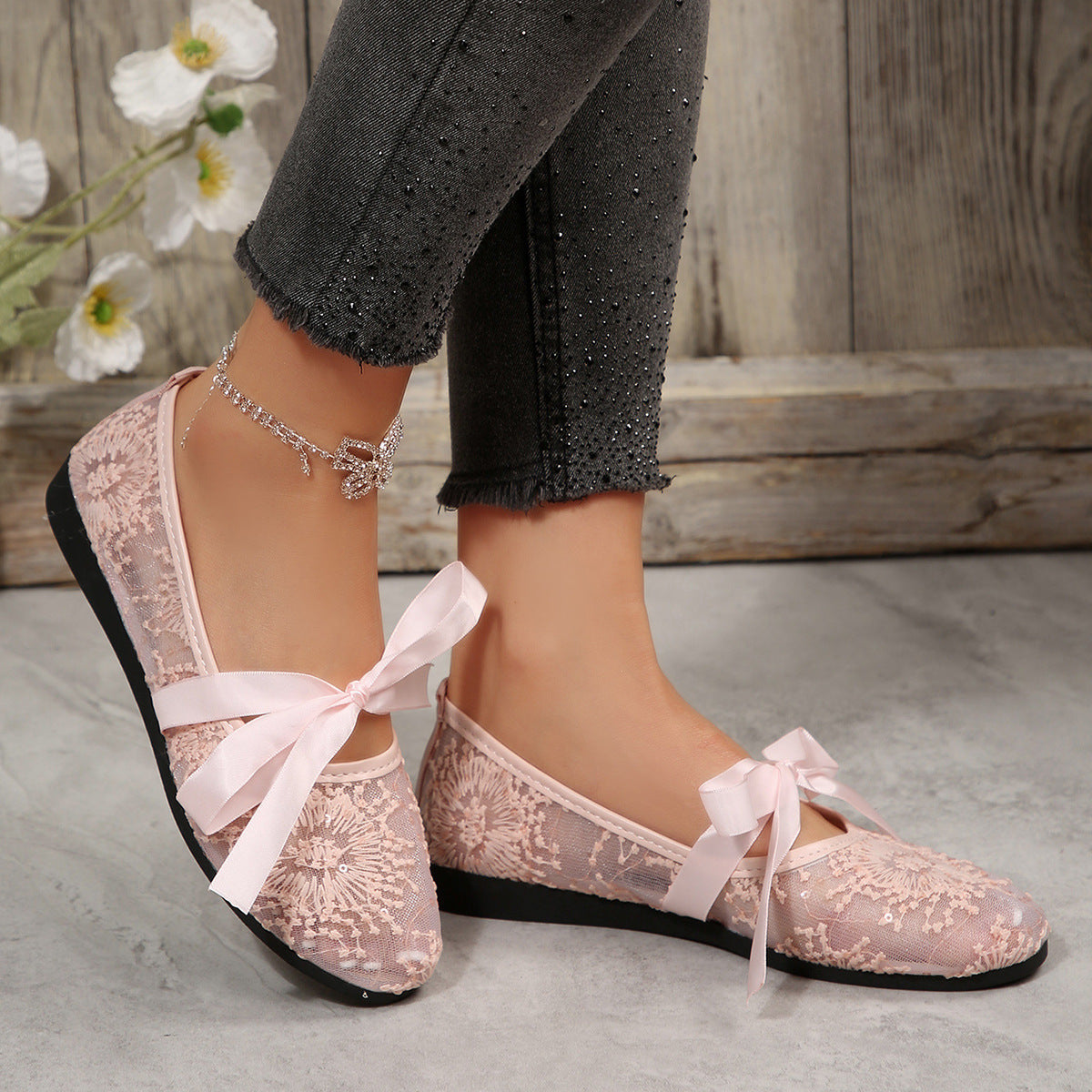 Damen Elegante Spitzenschuhe mit dekorativen Schleifen und funkelnden Akzenten