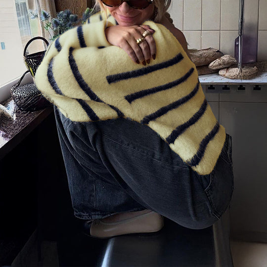 Damen nan oversized Mohair-Strickpullover mit weitem Carmen-Boat-Ausschnitt und flauschiger Struktur Shop Nory