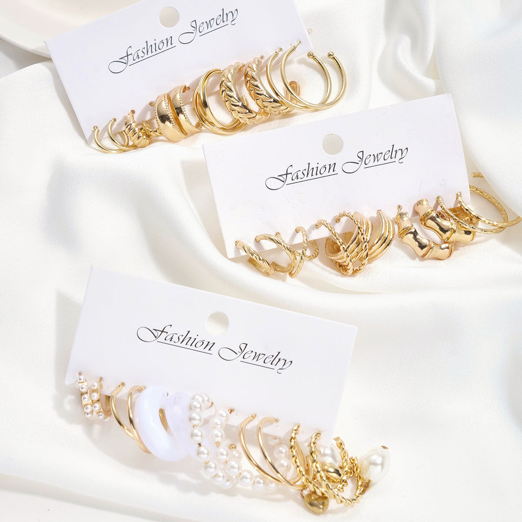 Damen Ohrstecker-Set mit vielfältigen Gold-Designs und funkelnden Akzenten Shop Nory