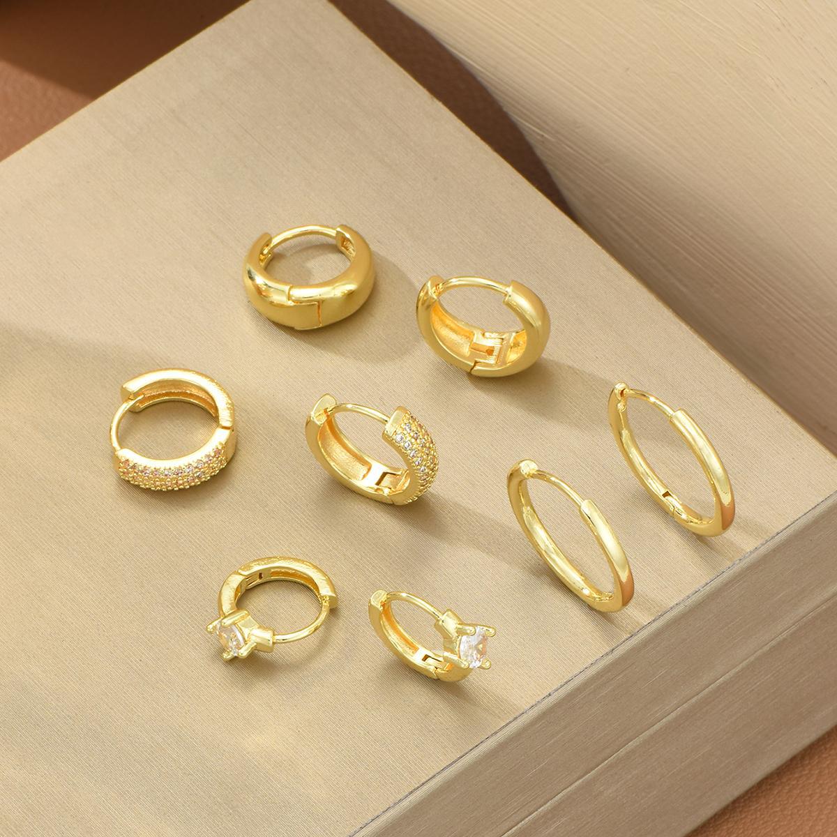 Damen Ohrstecker Set mit funkelnden Zirkonia und elegantem Design Shop Nory